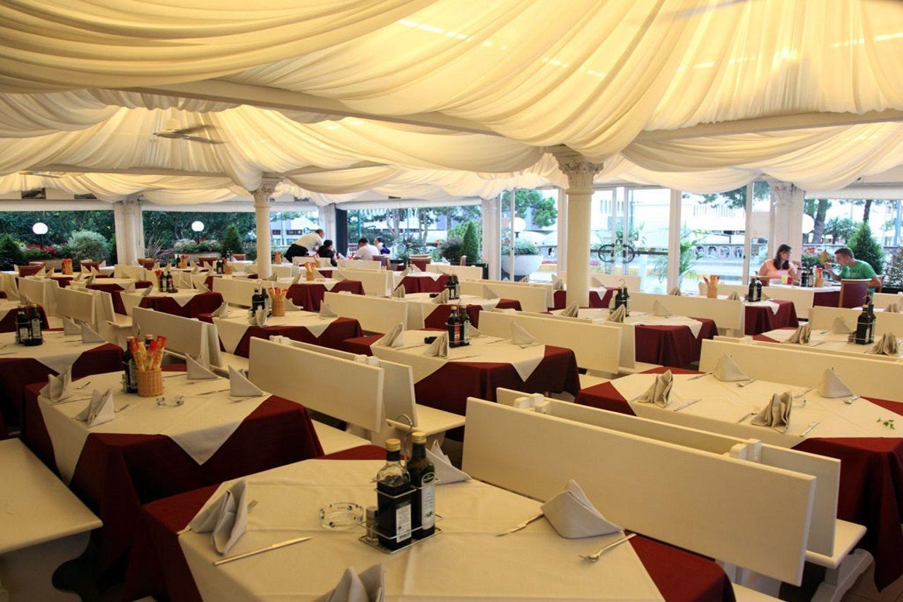 Hotel Regina Lignano Sabbiadoro Exterior photo
